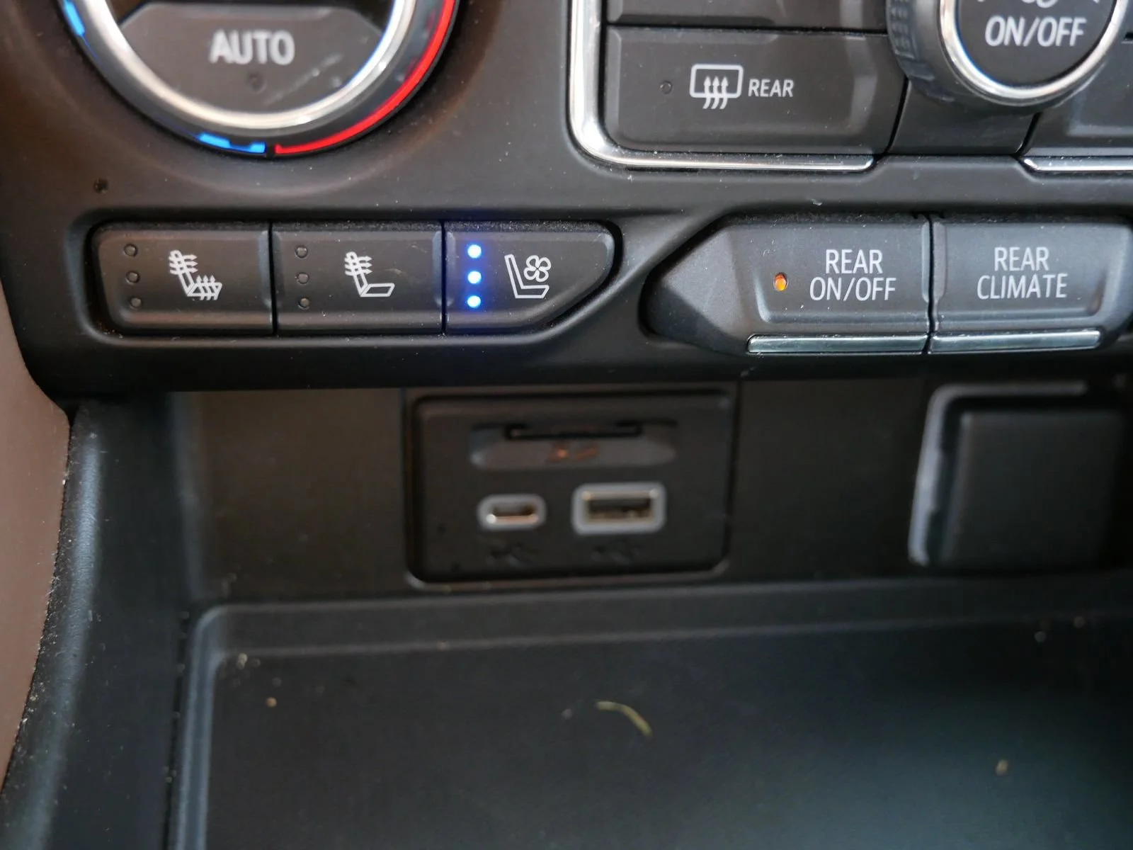 Used 2021 Black Chevrolet High Country image 21