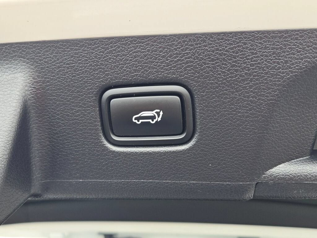Certified Used 2023 White Hyundai SEL image 16