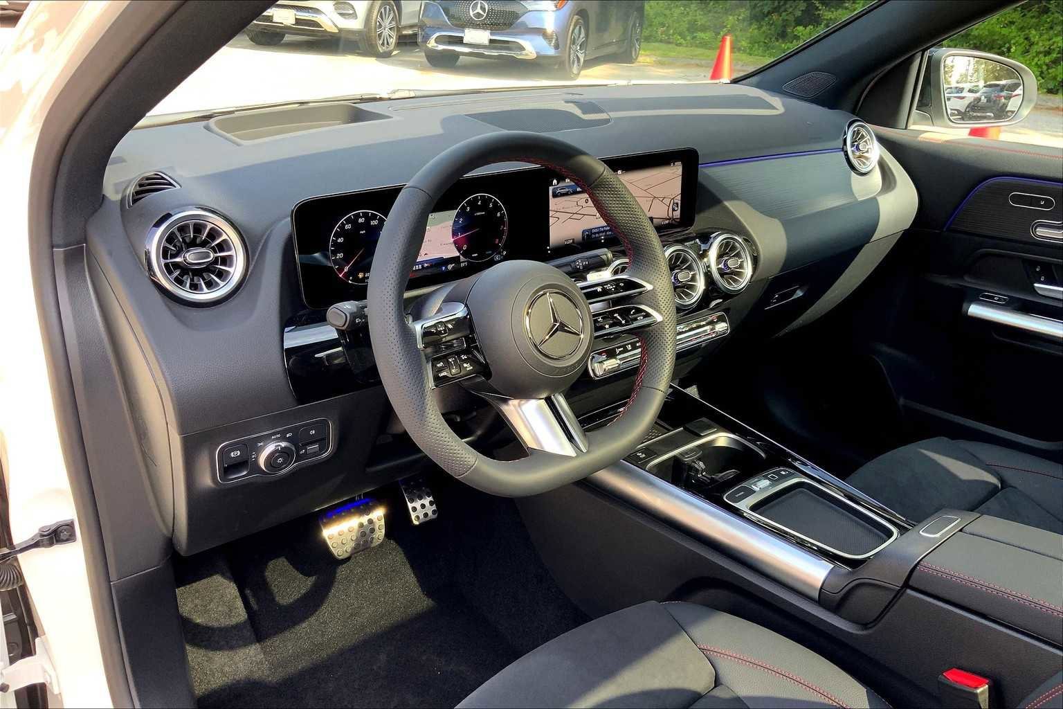 New 2026 Polar White Mercedes-Benz GLA 250 image 9