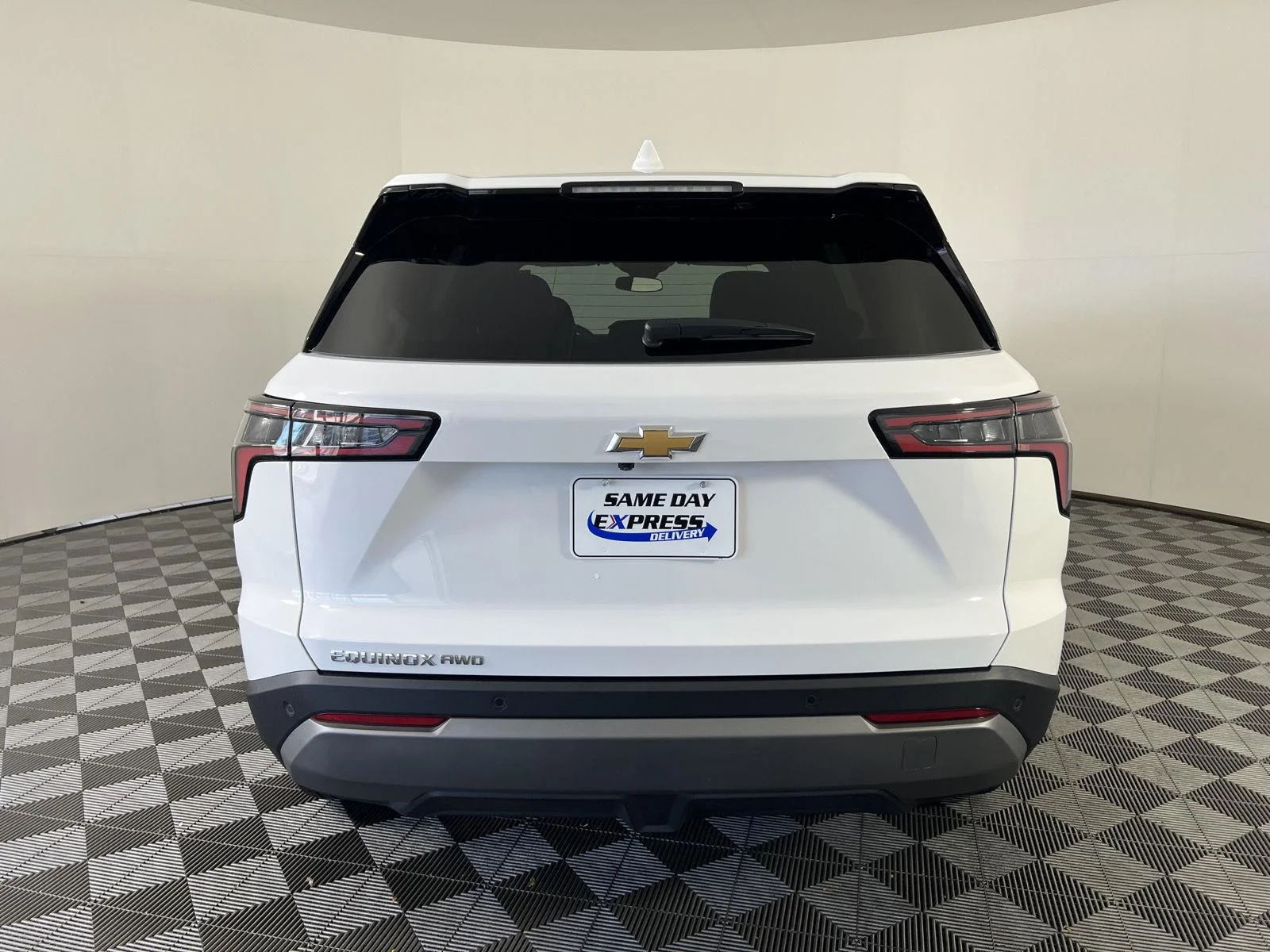 Used 2025 Summit White Chevrolet AWD LT image 24