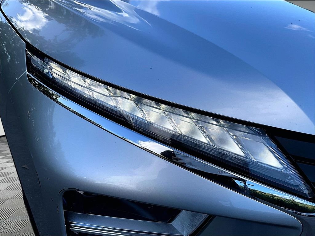 Used 2022 Silver Mitsubishi ES image 33