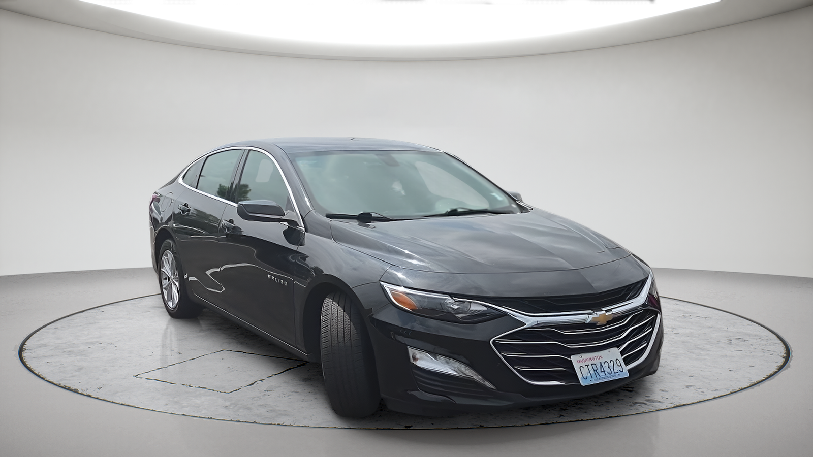 Used 2022 Mosaic Black Metallic Chevrolet LT image 3