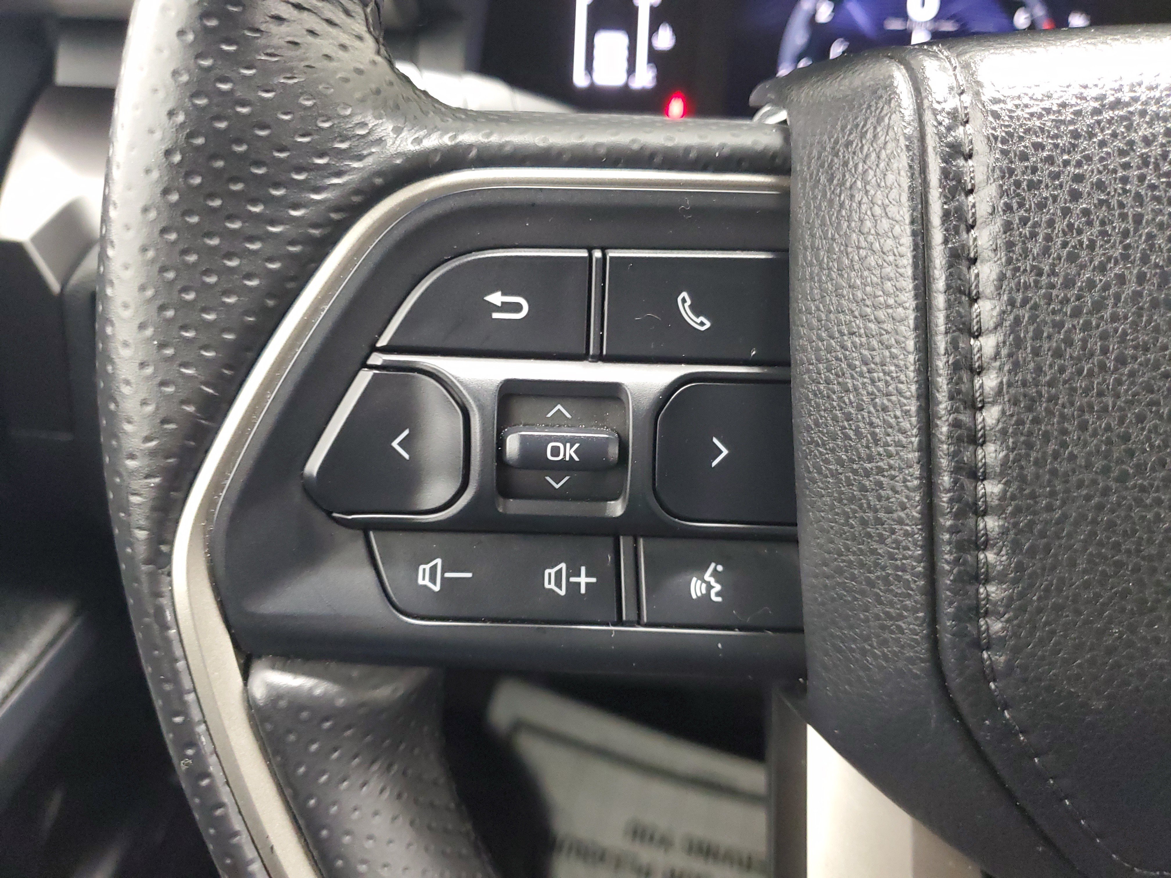 Used 2025 White Toyota SR5 image 22