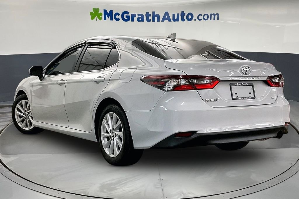 Used 2022 White Toyota LE image 3