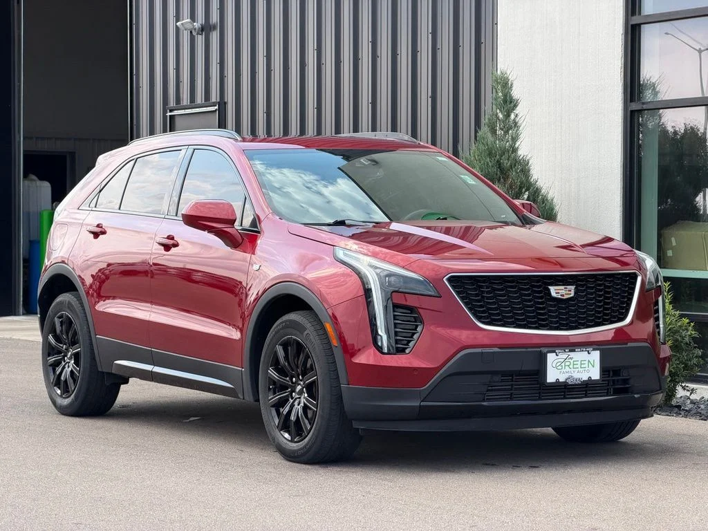Used 2019 Red Cadillac Sport image 4