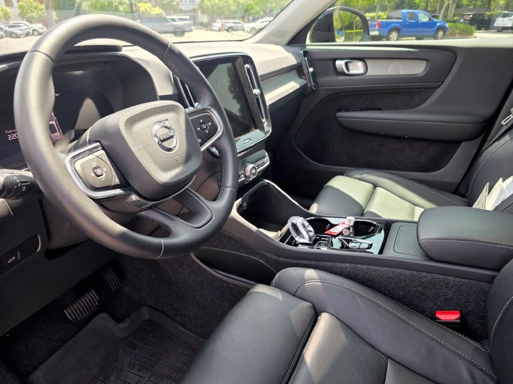 Used 2026  Volvo Plus image 13