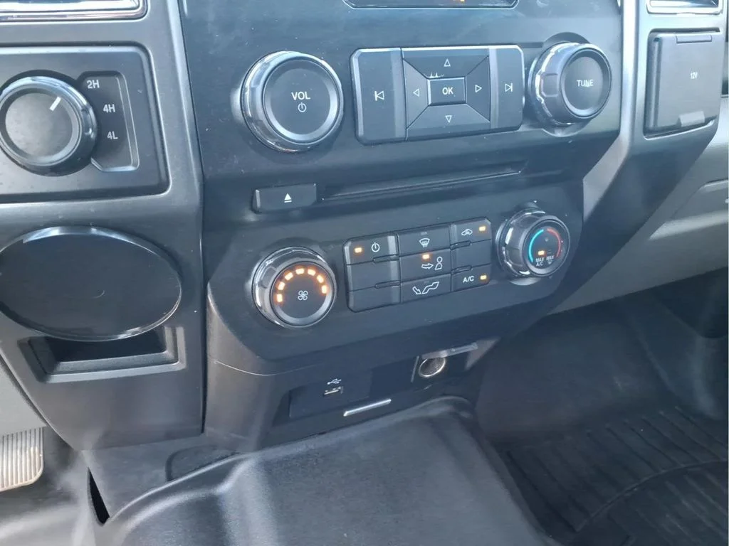 Used 2018 White Ford XLT image 23