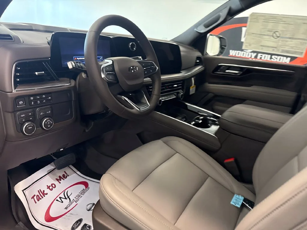 New 2027 Summit White Chevrolet Z71 image 11