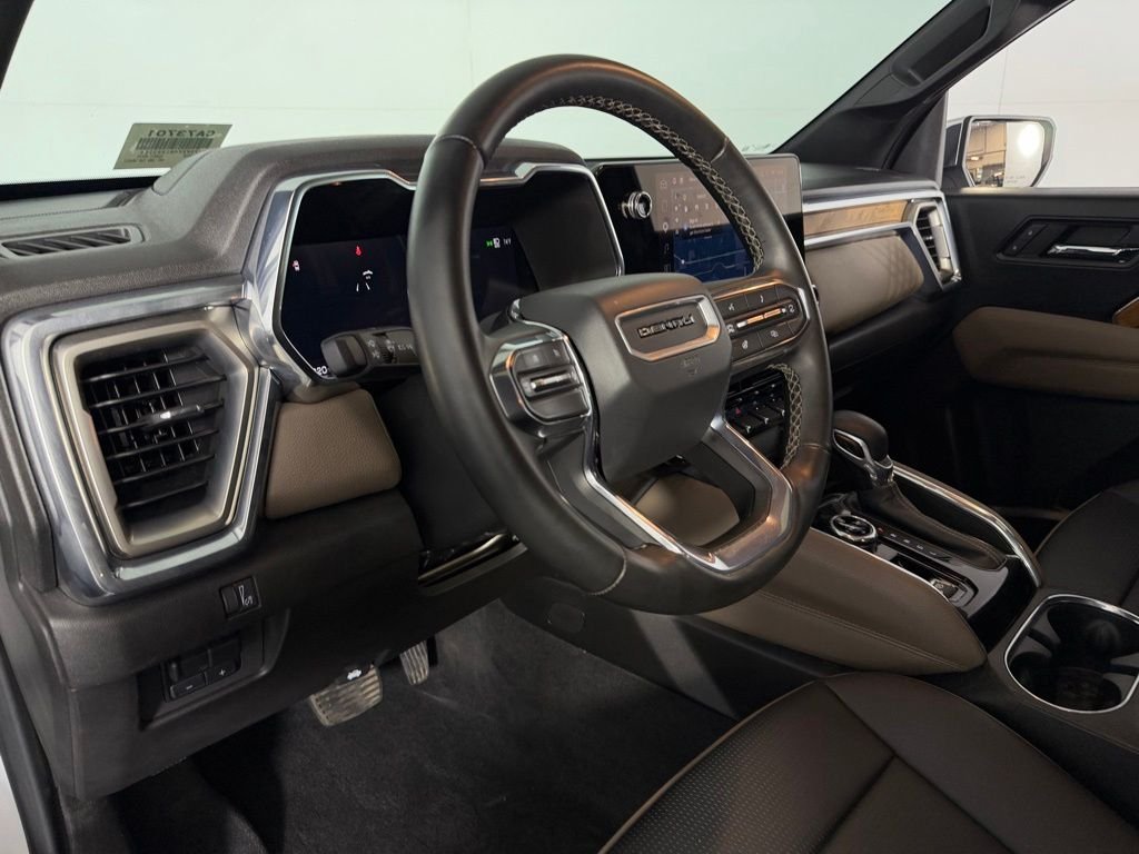 Used 2024 White GMC Denali image 22