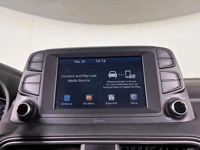 Used 2019 White Hyundai SE image 23