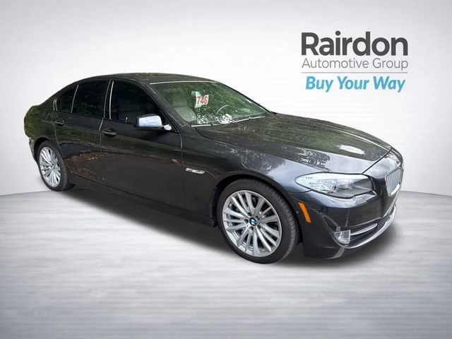 2011 BMW 5 Series 550i Sedan's photo