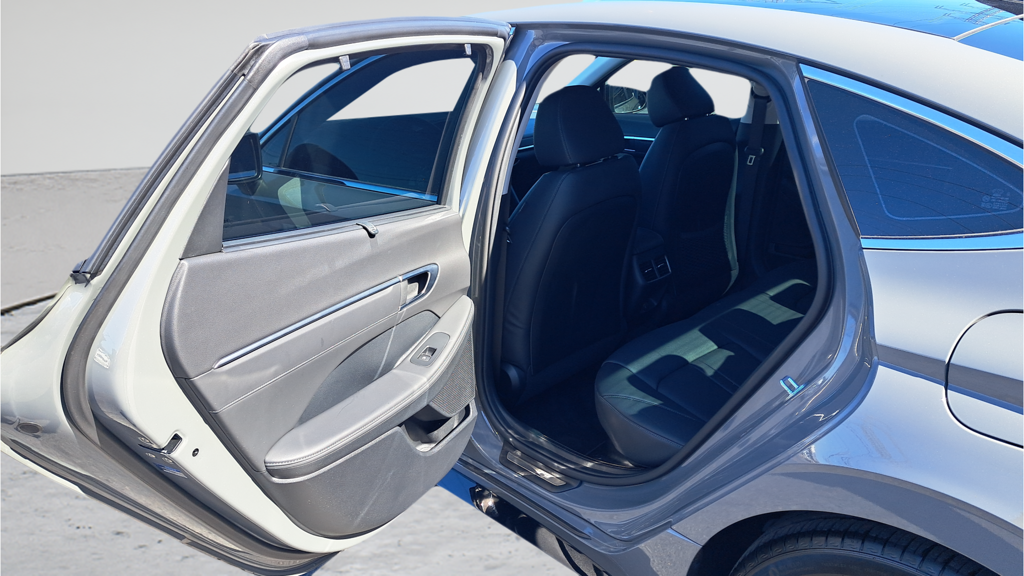 Used 2022 Gray Hyundai Limited image 11