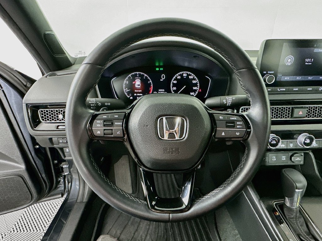 Used 2025  Honda Sport image 12
