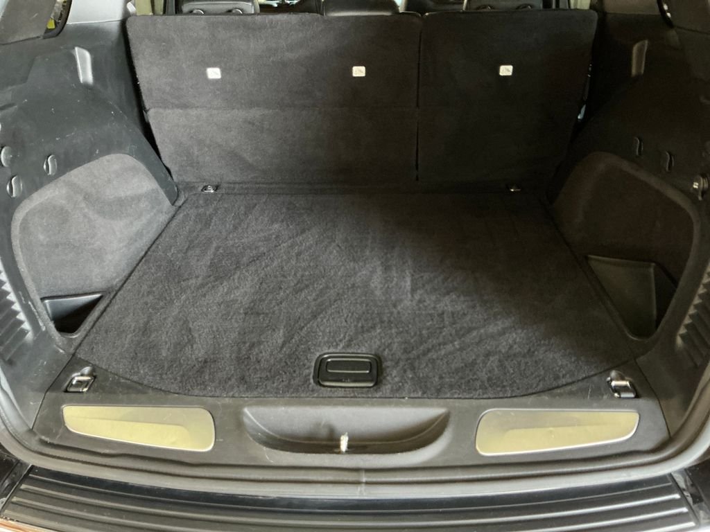 Used 2019 Gray Jeep Limited image 26