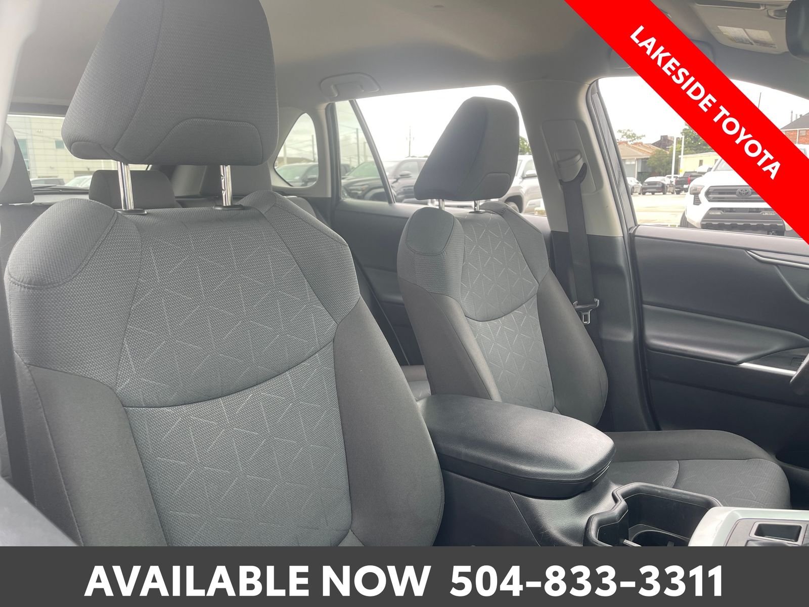 2024 Toyota RAV4 XLE - Photo 14