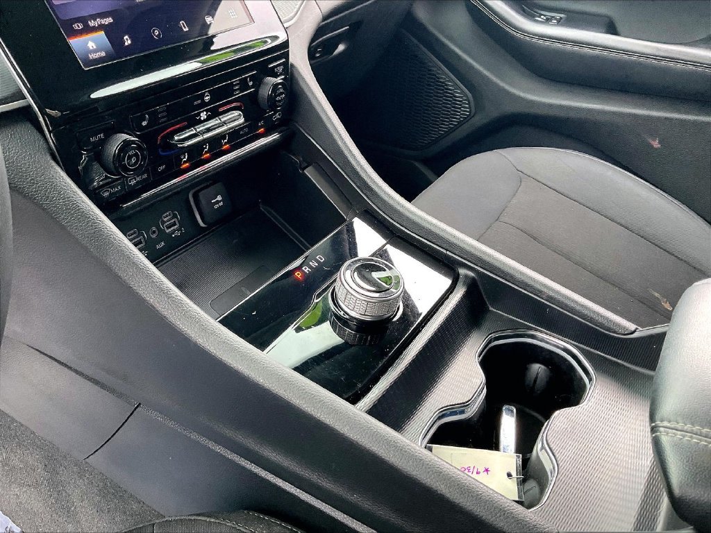 Used 2023 Metallic Jeep Laredo image 19