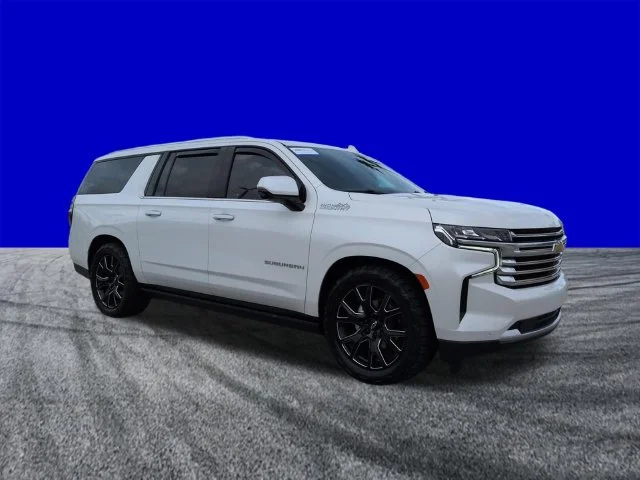 Used 2024 Beige Chevrolet High Country image 2