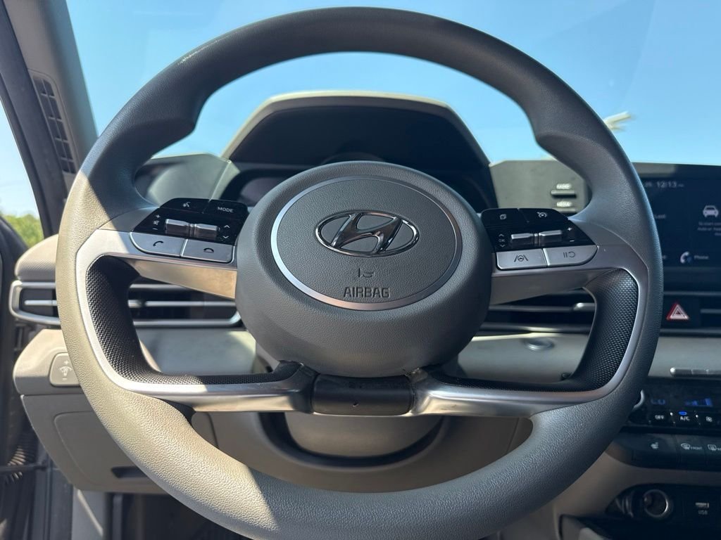 Used 2021 Silver Hyundai Blue image 7