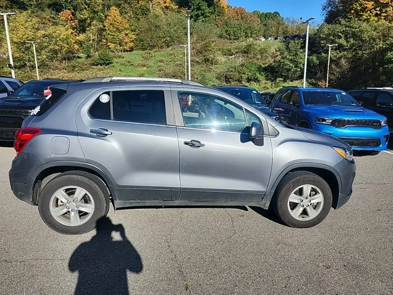 Used 2020 Gray Chevrolet LT image 5