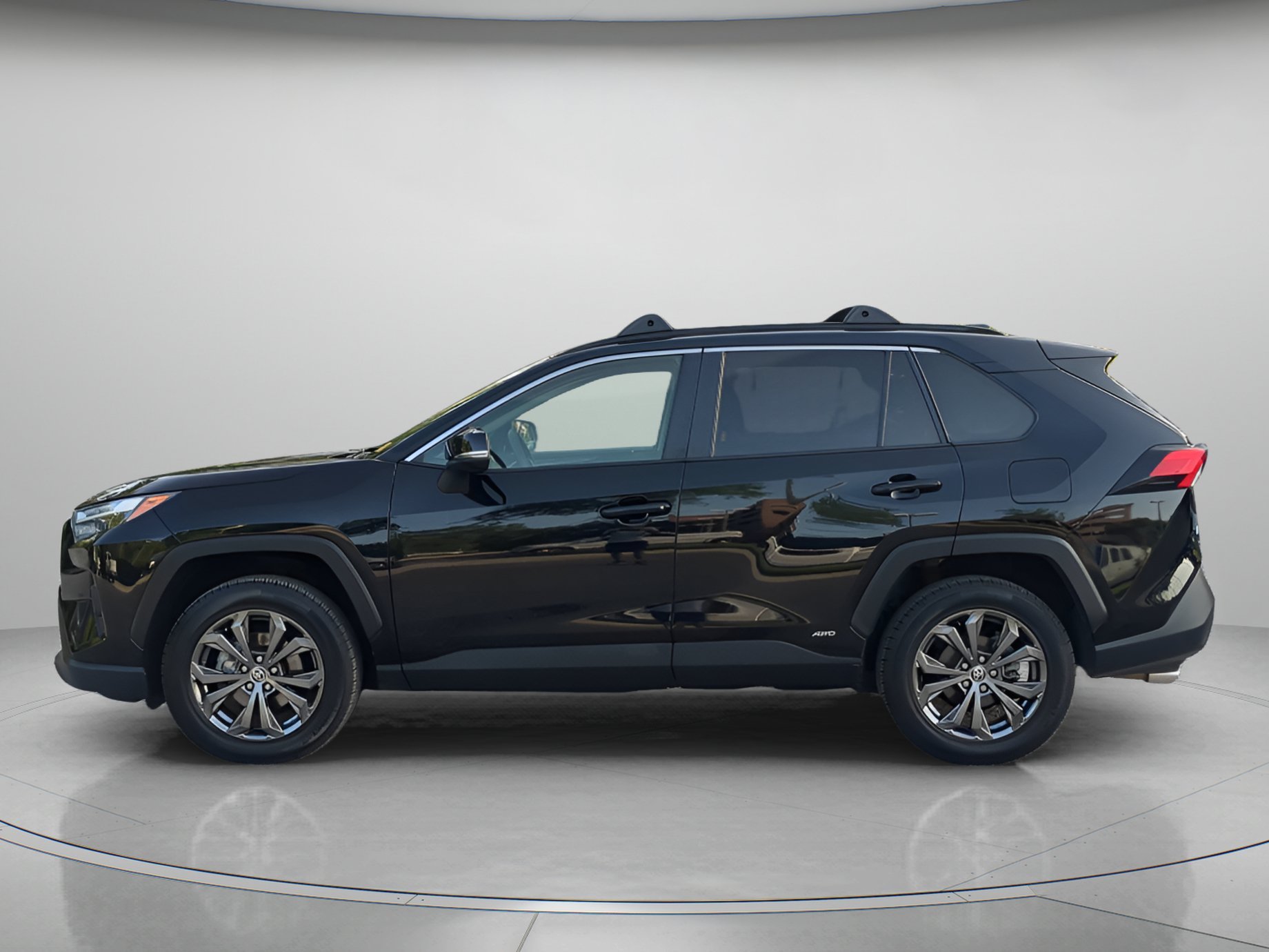 Used 2023 Midnight Black Metallic Toyota Hybrid XLE Premium image 42