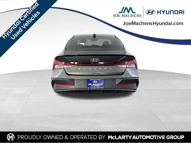 Used 2025 Gray Hyundai SEL Sport image 8