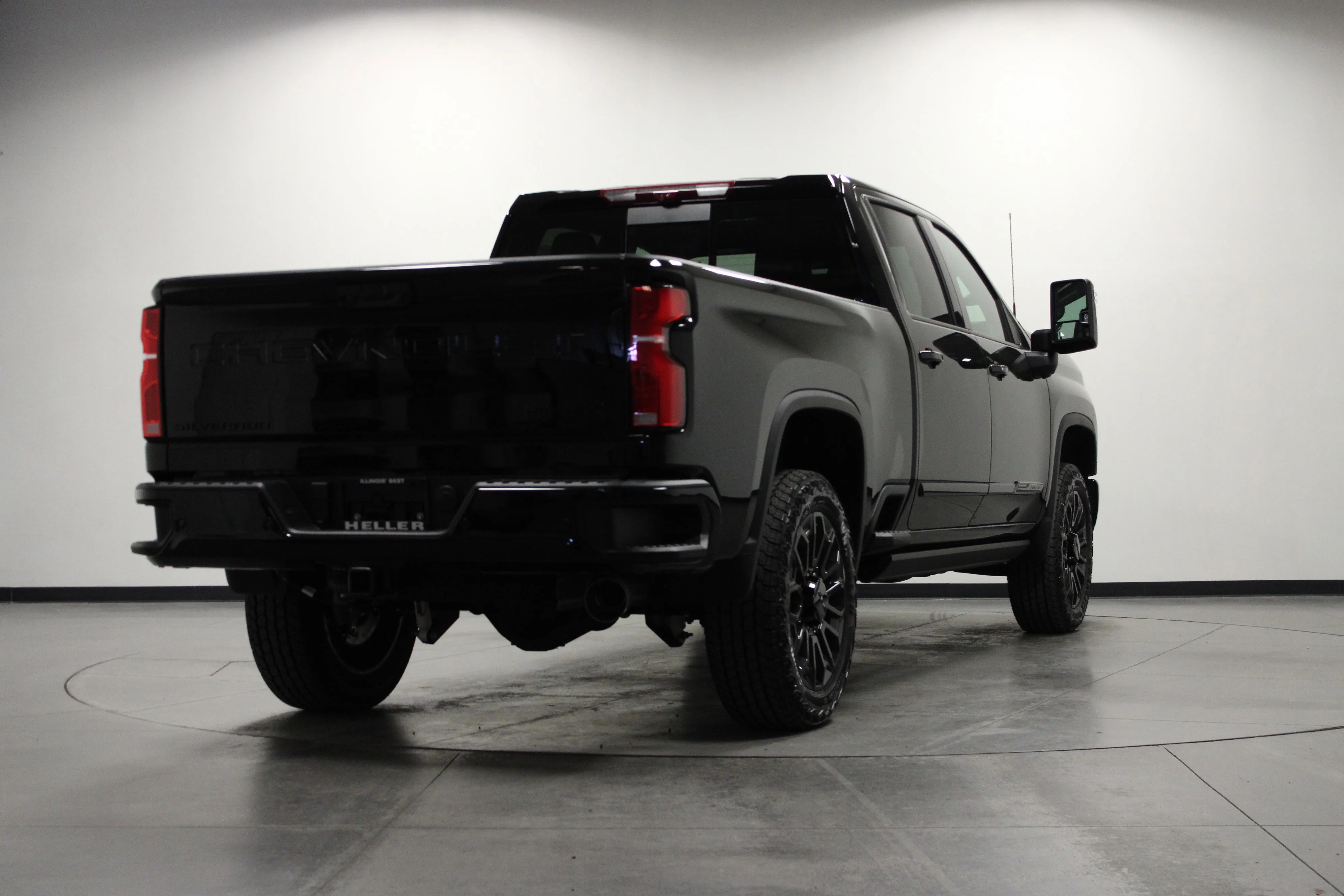 New 2026 Black Chevrolet High Country image 4