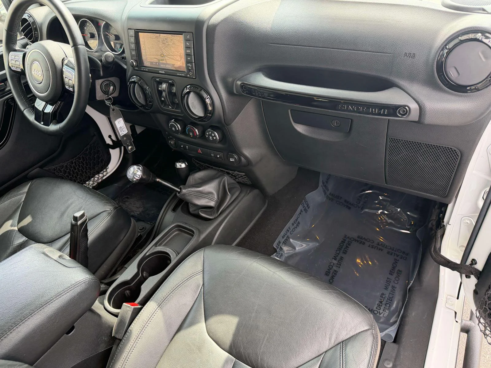Used 2015 Bright White Clearcoat Jeep Altitude image 33
