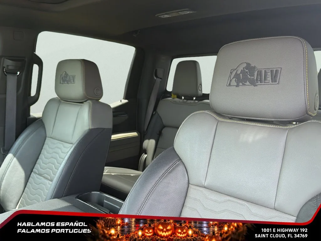 Used 2025 Slate Gray Metallic Chevrolet ZR2 image 23