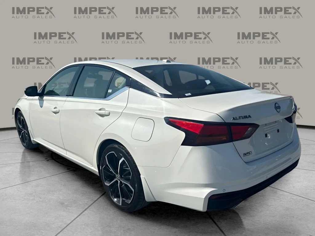 Used 2025 White Nissan 2.5 SR image 2