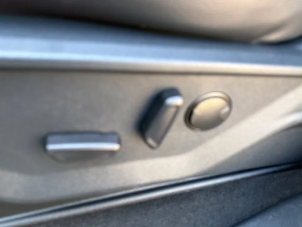 New 2027 Glacier Gray Metallic Tri-Coat Ford F-250® Lariat® image 17