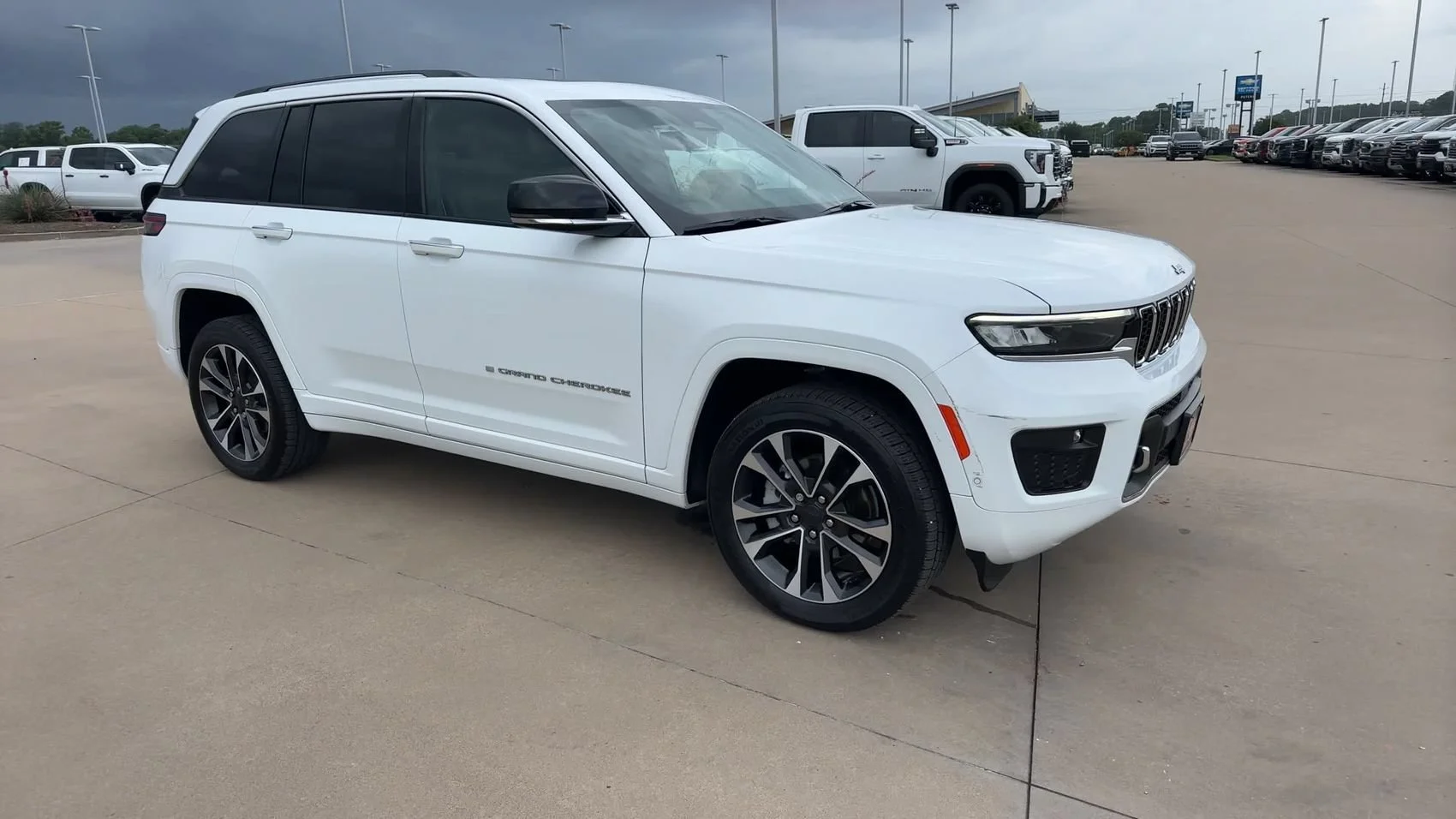 Used 2022 Bright White Clearcoat Jeep Overland image 2
