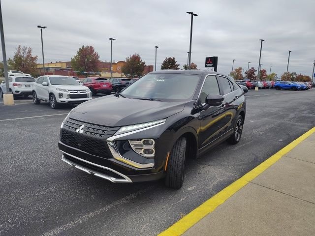 New 2026 Black Mitsubishi SE image 3