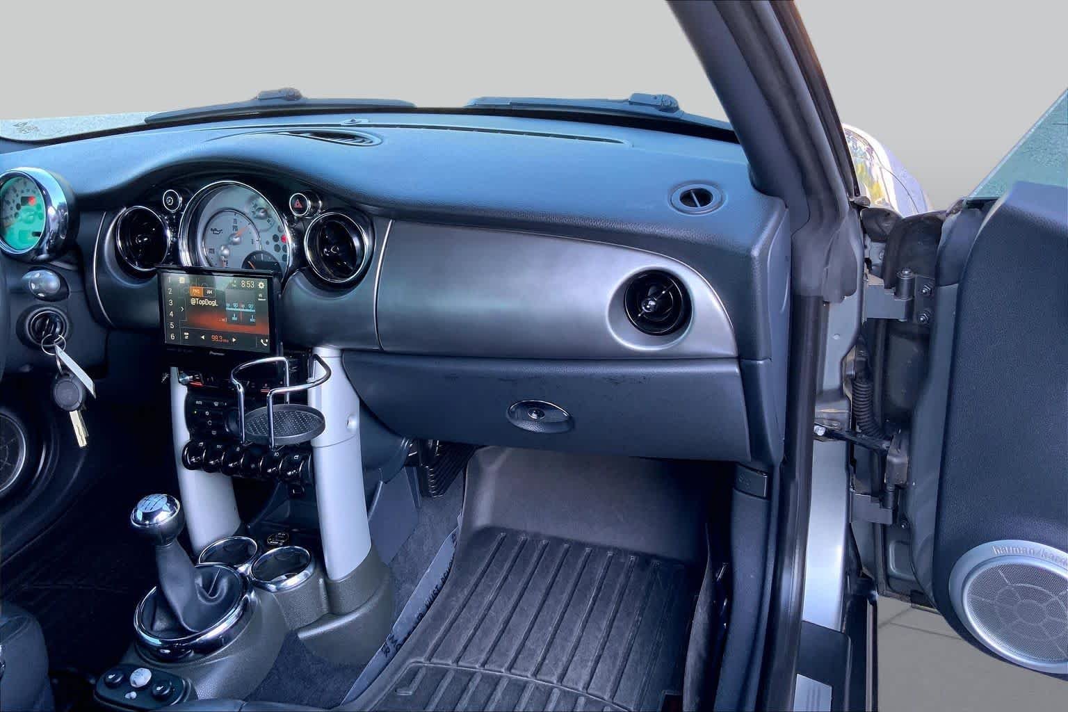 Used 2005 Dark Silver Metallic MINI S image 15