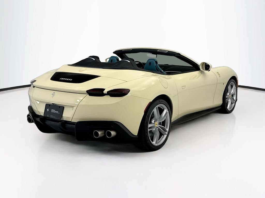 Used 2025  Ferrari Base image 5