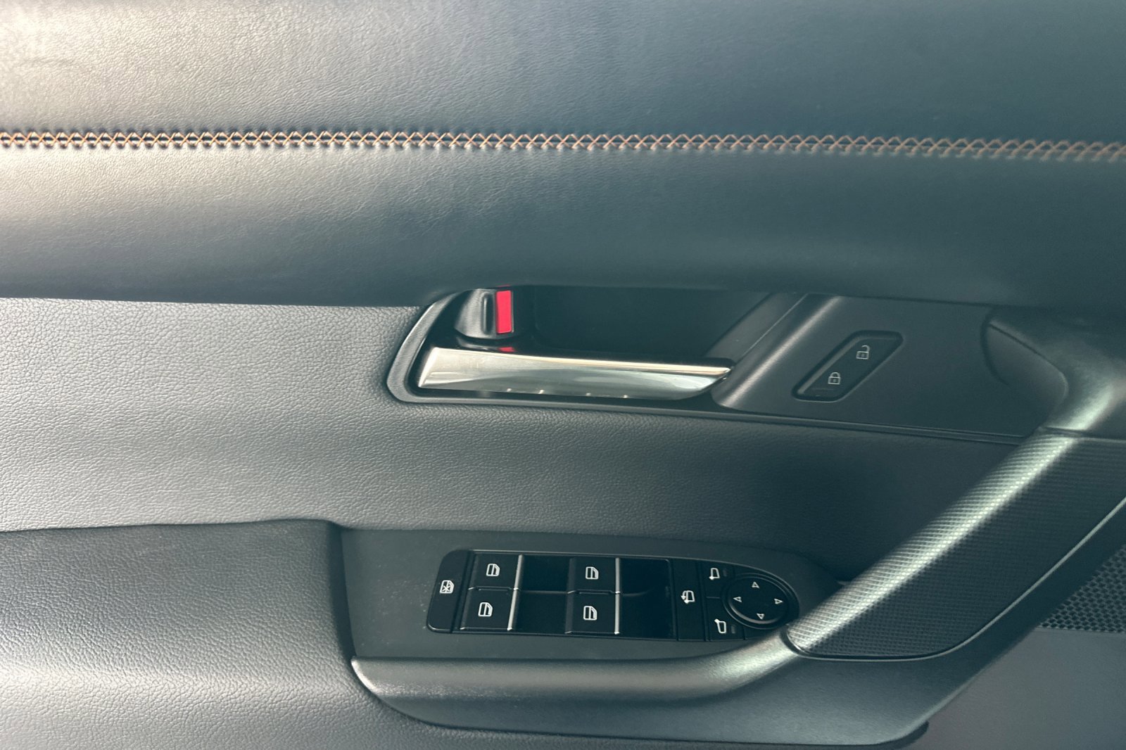 New 2026 WIND CHILL PEARL MAZDA 2.5 Turbo Premium Plus image 11