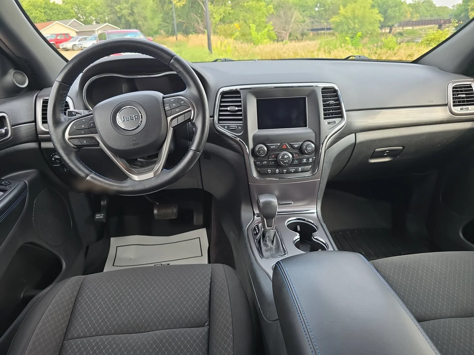 Used 2019 White Jeep Upland image 9