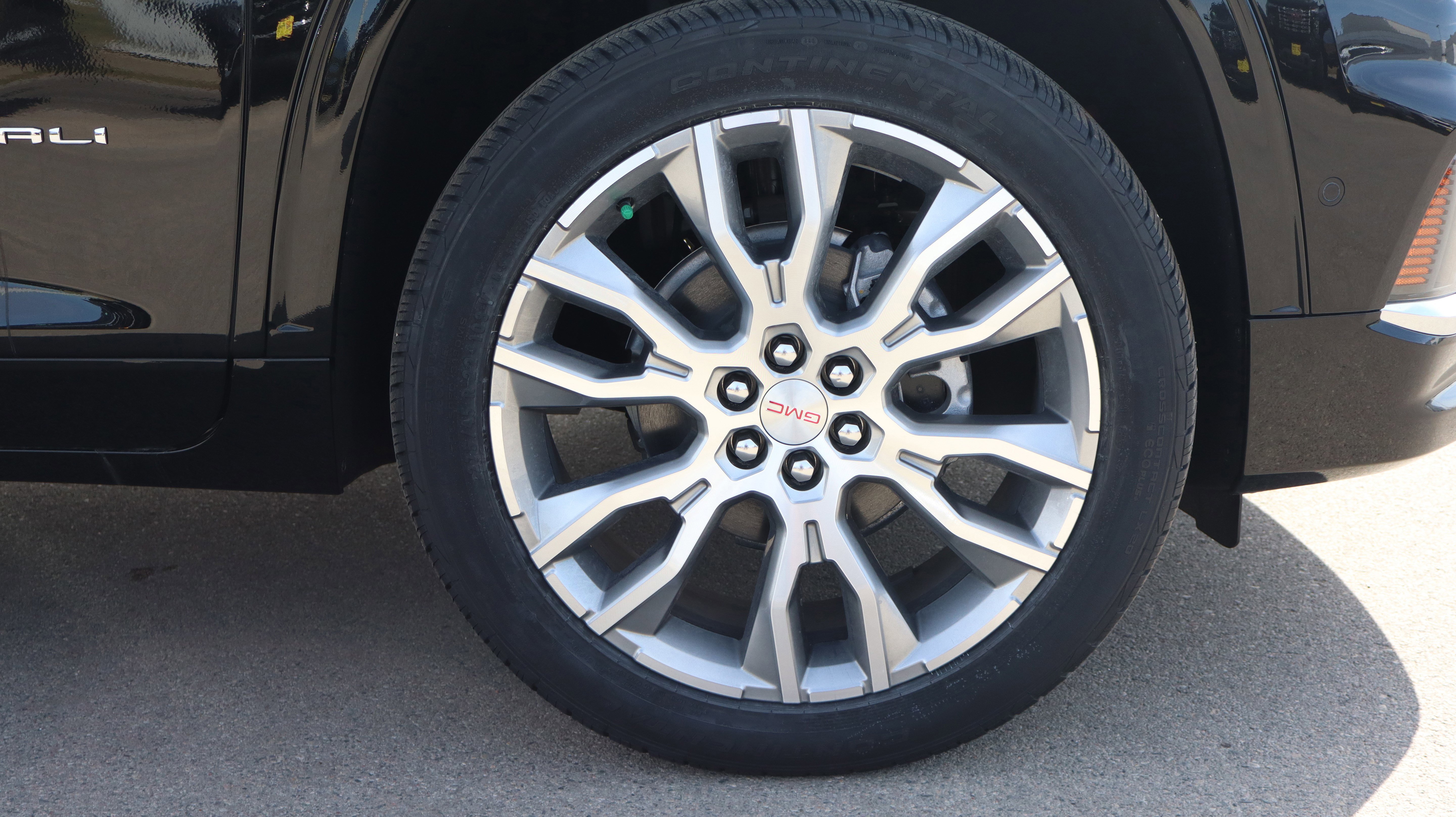 2026 GMC Acadia Denali - Photo 22