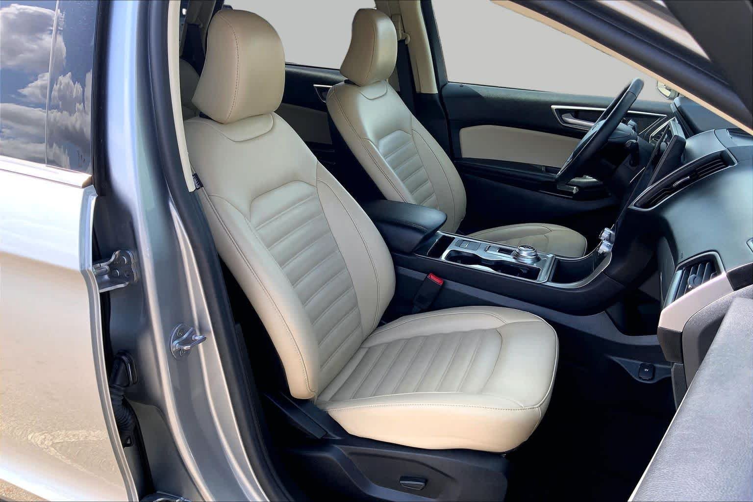 Used 2024 Iconic Silver Ford SEL image 9