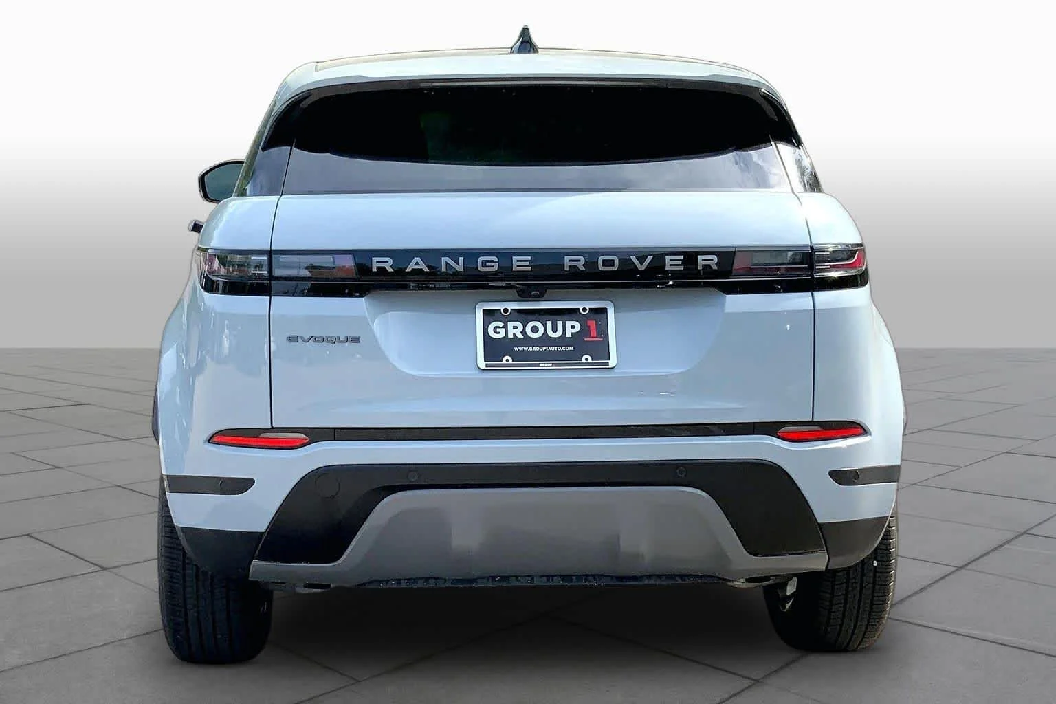 Used 2026 Arroios Grey Metallic Land Rover Core S image 5