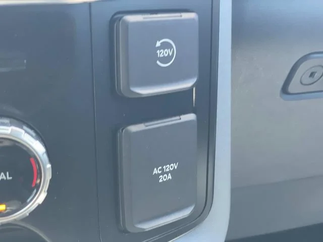 Used 2023 Gray Ford LARIAT image 29