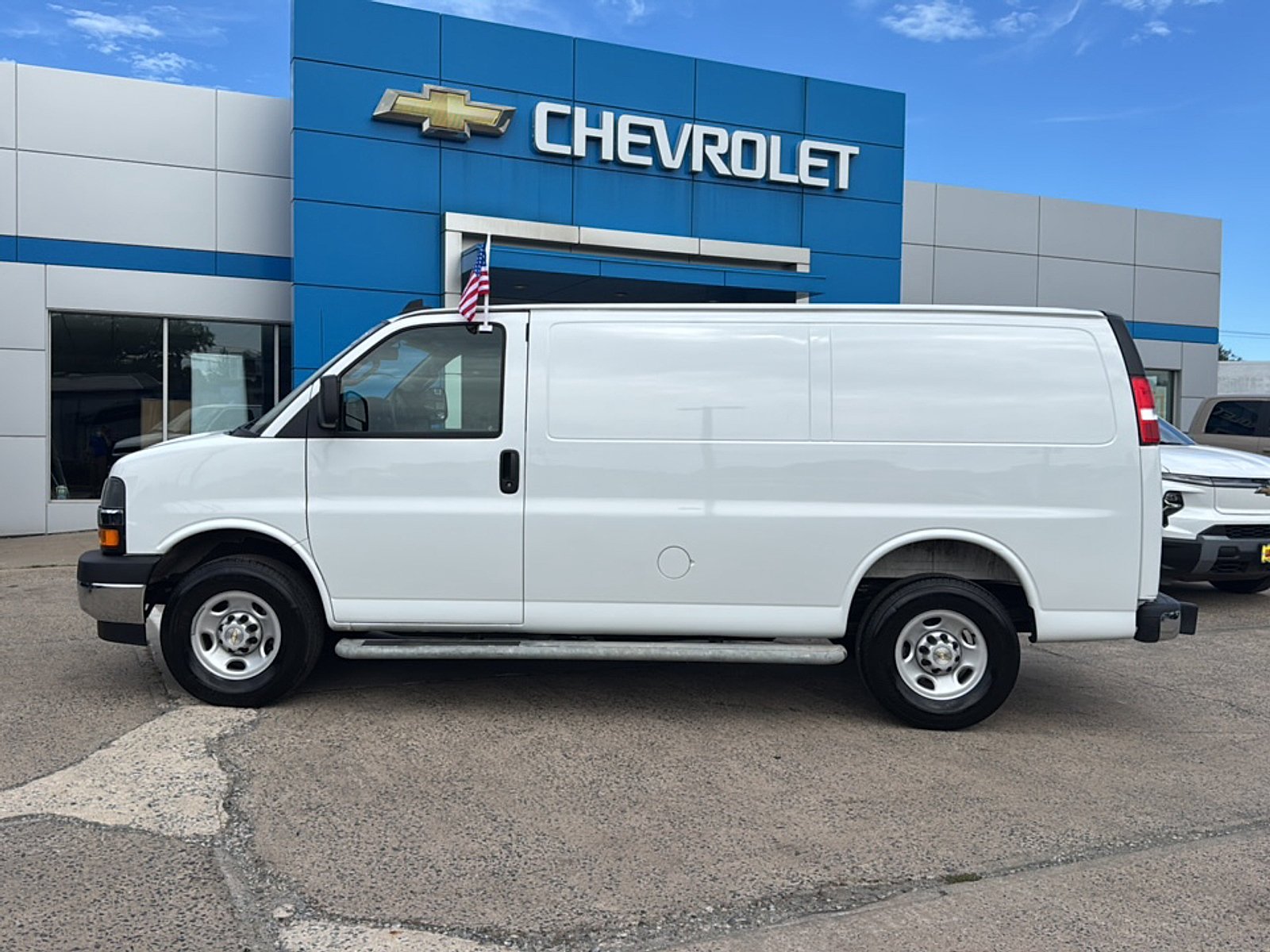 2025 Chevrolet Express Cargo Work Van - Photo 8