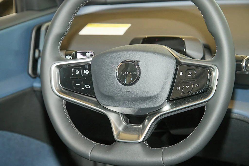 New 2026 Crystal White Volvo Plus image 18