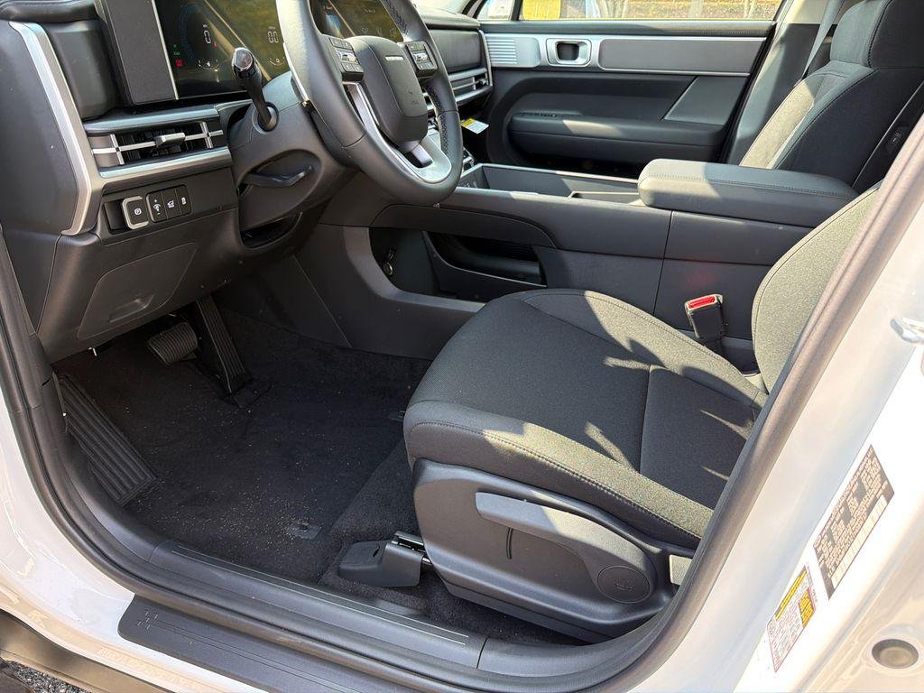 New 2026 White Hyundai SE image 9