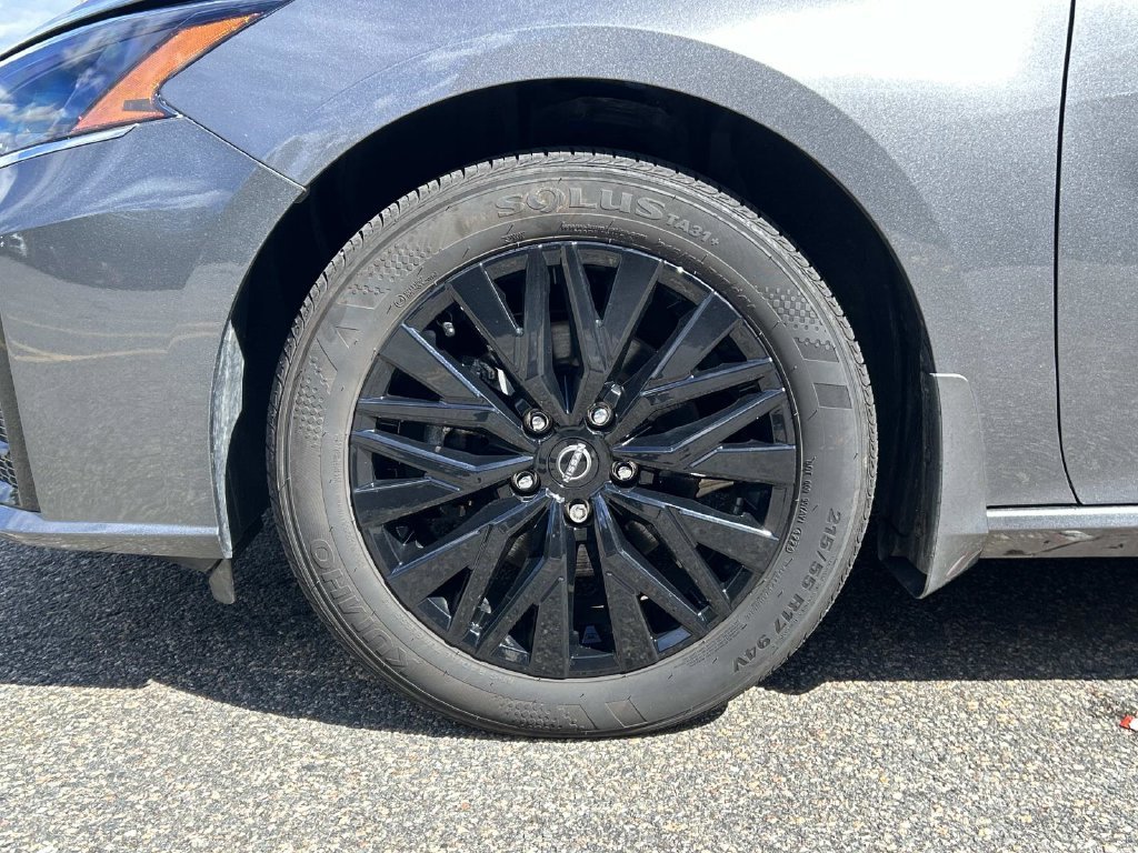 Used 2025 Gray Nissan 2.5 SV image 9