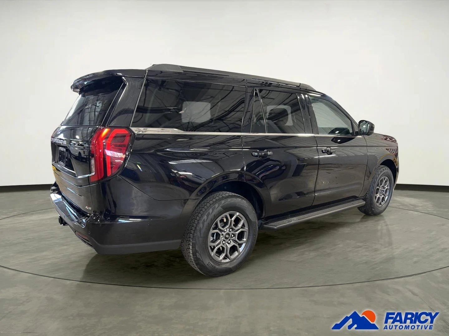 Used 2025 Agate Black Ford Active image 4