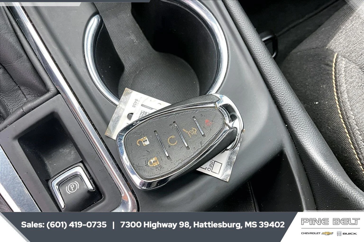 Used 2022 SILVER ICE METALLIC Chevrolet LT image 9