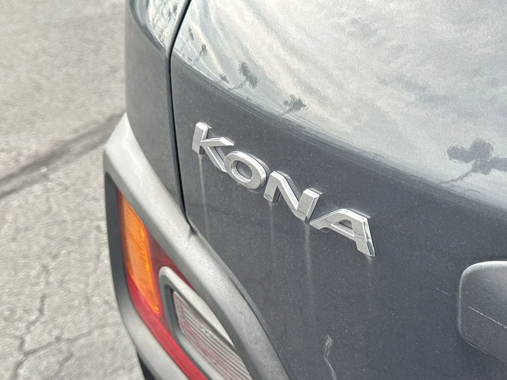 Used 2021 Gray Hyundai SE image 31