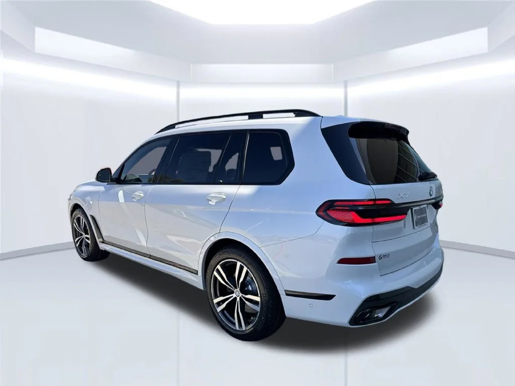 New 2027 White BMW xDrive40i image 4