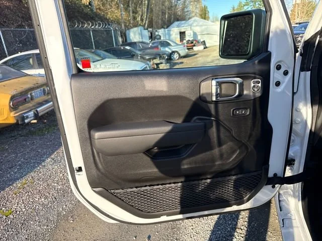 New 2026 Bright White Clear-Coat Exterior Paint Jeep Sport S image 15