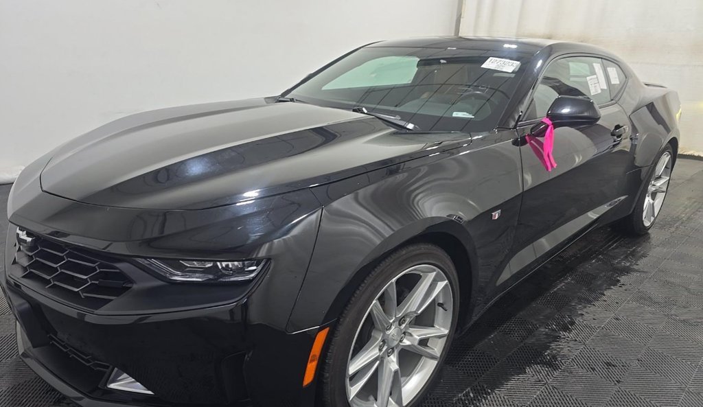 Used 2020 Black Chevrolet 2LT image 1